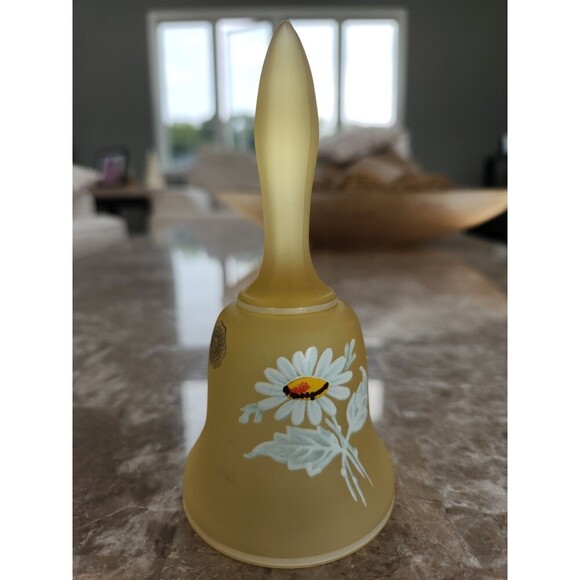 Vintage Westmoreland Yellow Mist  Satin Glass Daisies Bell w Label - Picture 1 of 3